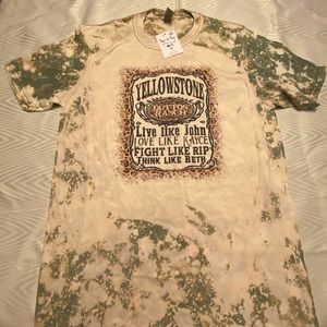 NEW W/ tags Women’s medium Yellowstone